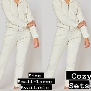 Plush Ivory loungewear/Jogger set (small-Large)
